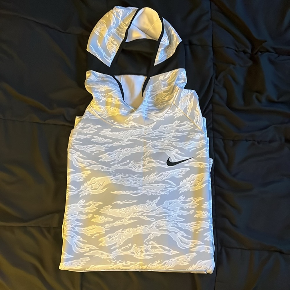 Nike camo hoodie